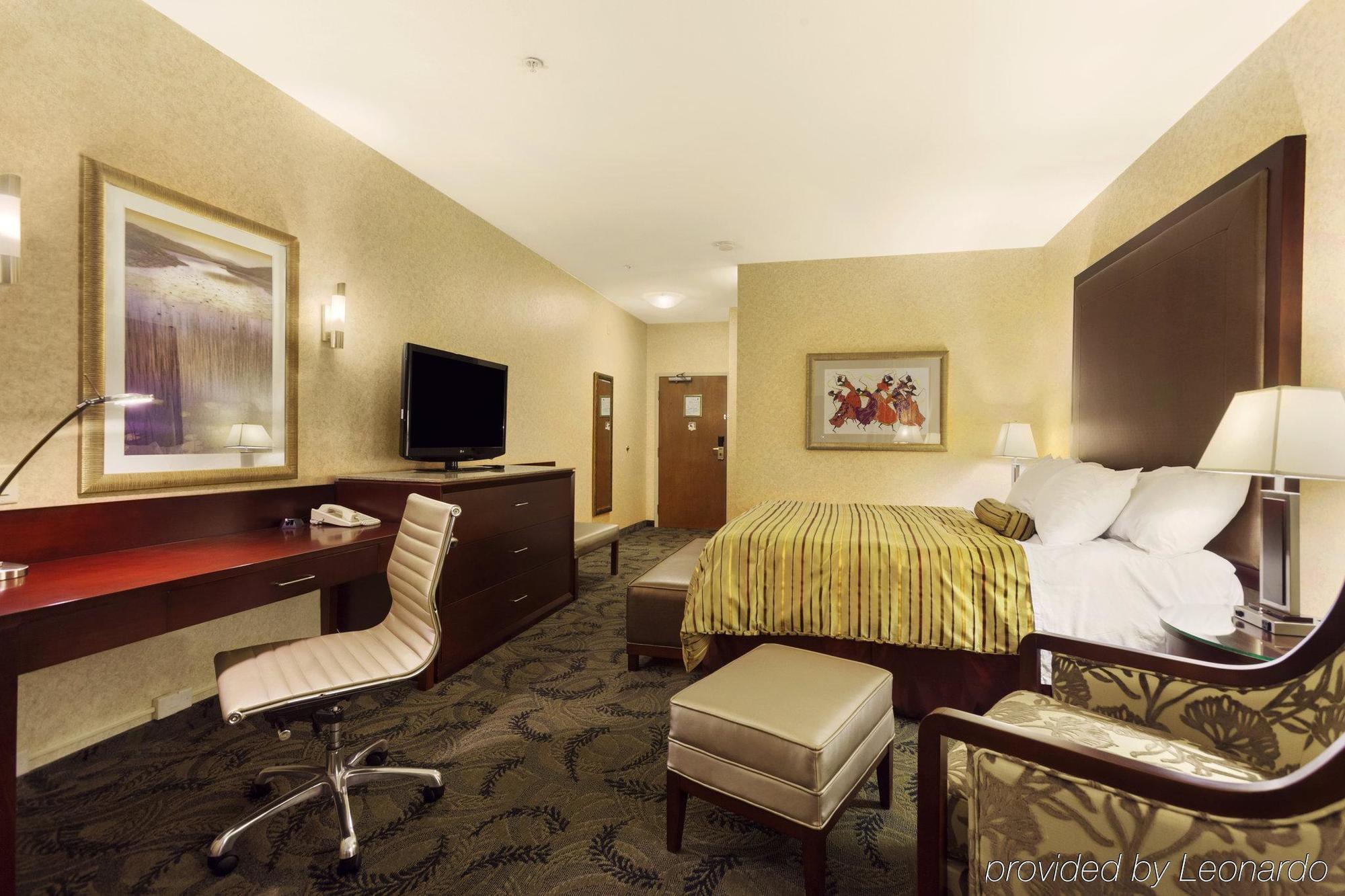 Poco Inn And Suites Hotel And Conference Center Port Coquitlam Buitenkant foto