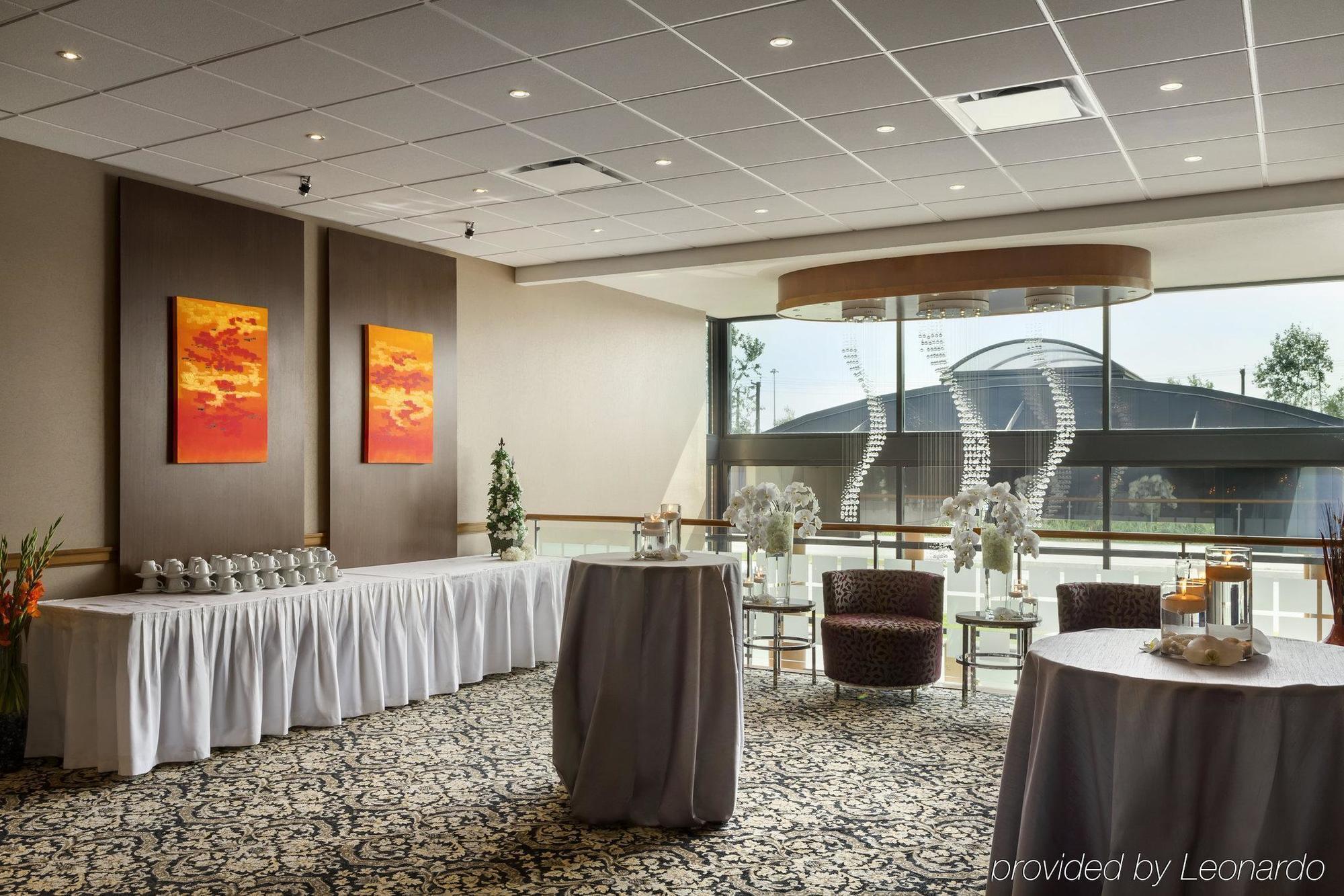Poco Inn And Suites Hotel And Conference Center Port Coquitlam Buitenkant foto