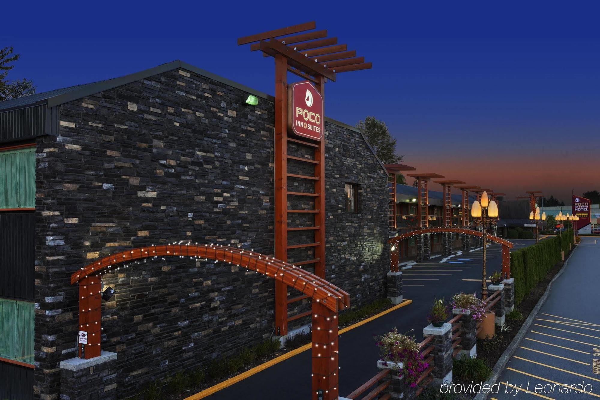 Poco Inn And Suites Hotel And Conference Center Port Coquitlam Buitenkant foto
