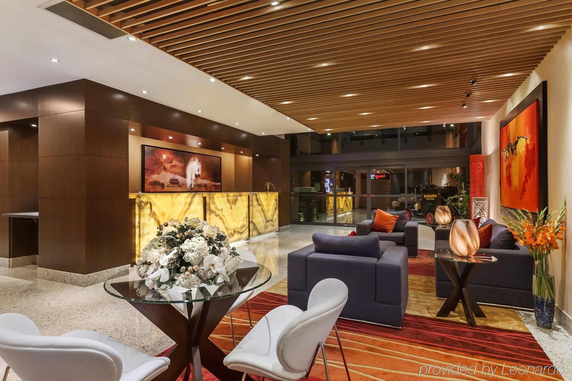 Poco Inn And Suites Hotel And Conference Center Port Coquitlam Buitenkant foto