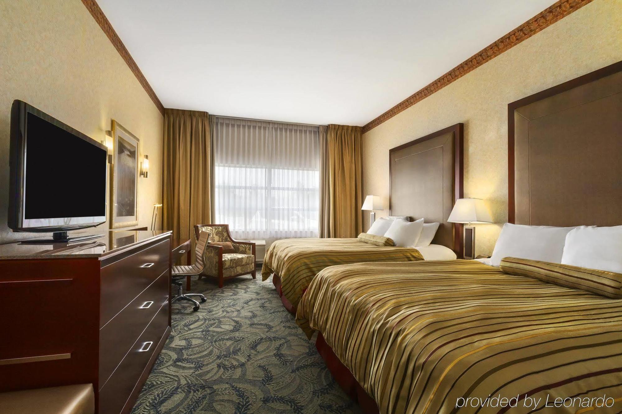 Poco Inn And Suites Hotel And Conference Center Port Coquitlam Buitenkant foto