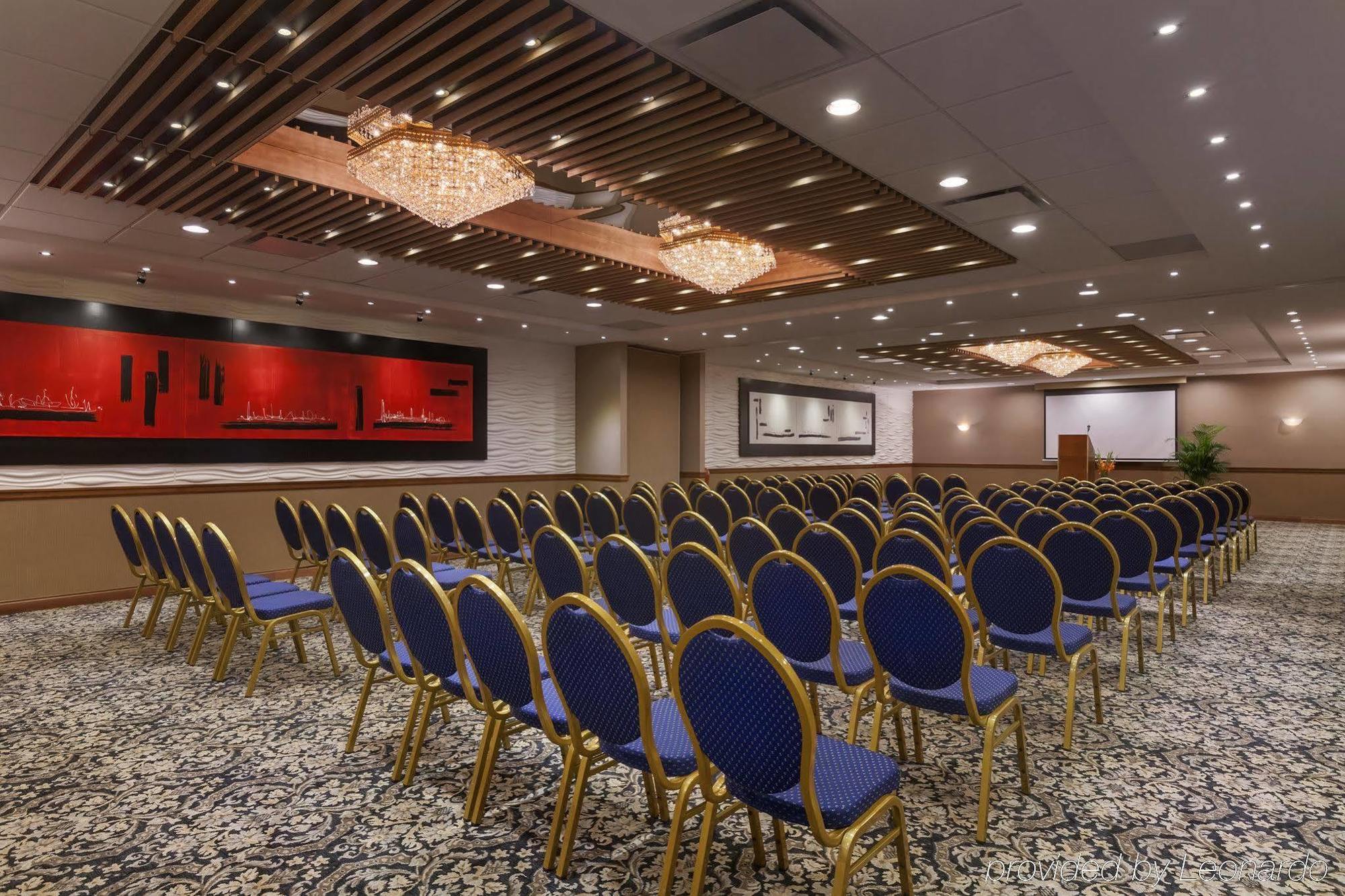 Poco Inn And Suites Hotel And Conference Center Port Coquitlam Buitenkant foto