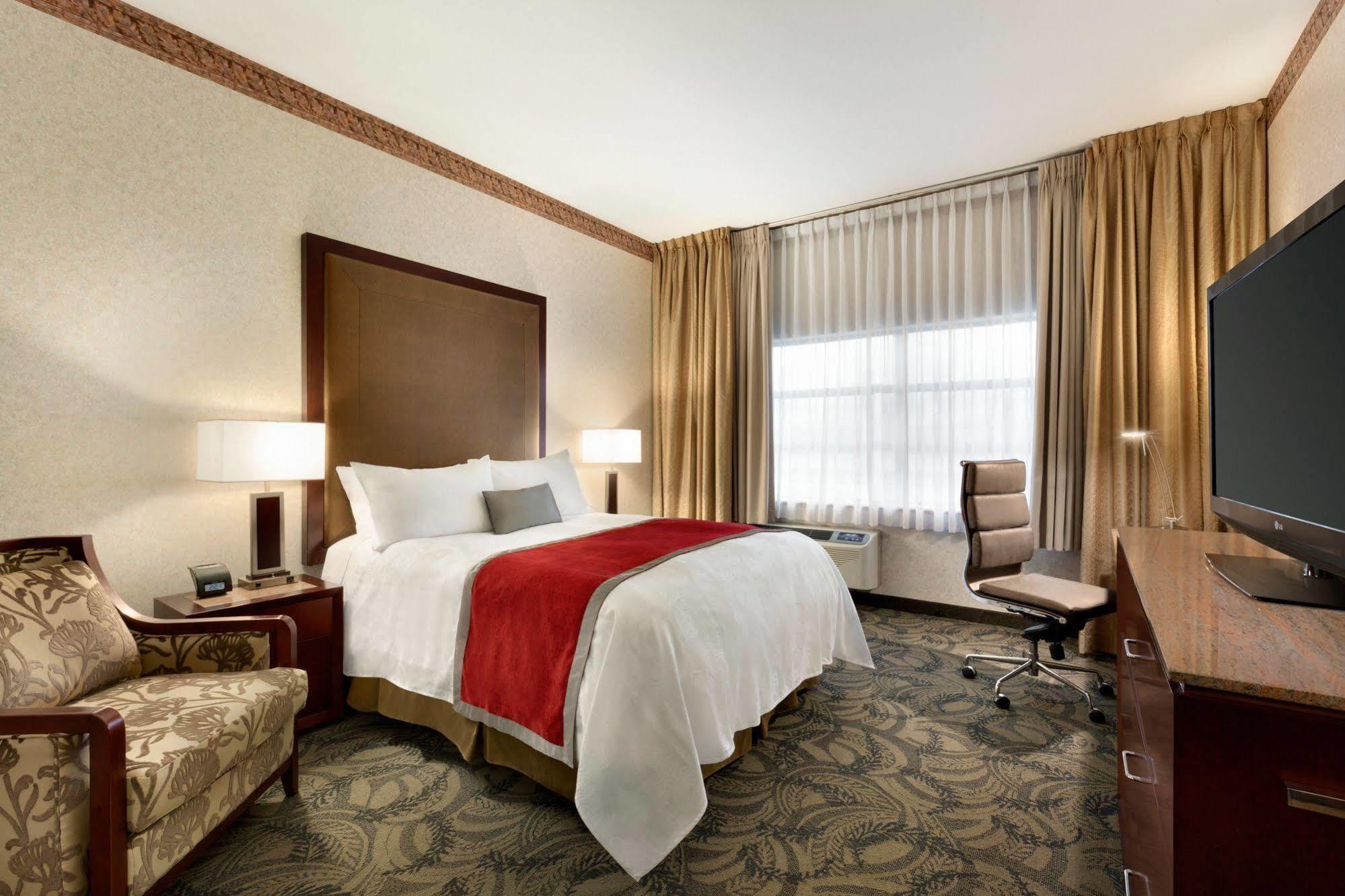Poco Inn And Suites Hotel And Conference Center Port Coquitlam Buitenkant foto